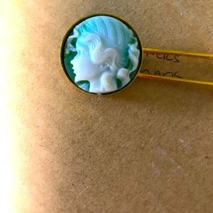 Cameo pin